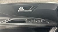 Peugeot 3008 1.6 PureTech 180ch S&S GT EAT8 — photo 16