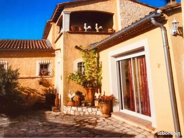 Maison familiale et/ou profession libérale