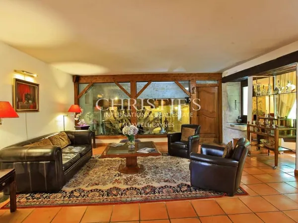 Maison 26 pièces 1300 m²