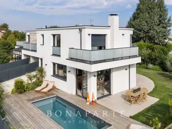 RUEIL-MALMAISON - MAISON CONTEMPORAINE 235 M² - 5 CHAMBRES - PISCINE - SAINT-CUCUFA