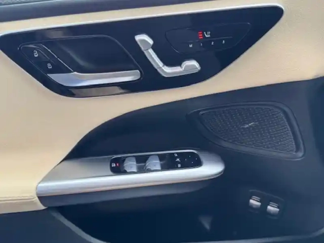 Mercedes Classe C berline 300 e hybrid eq amg line — photo 15