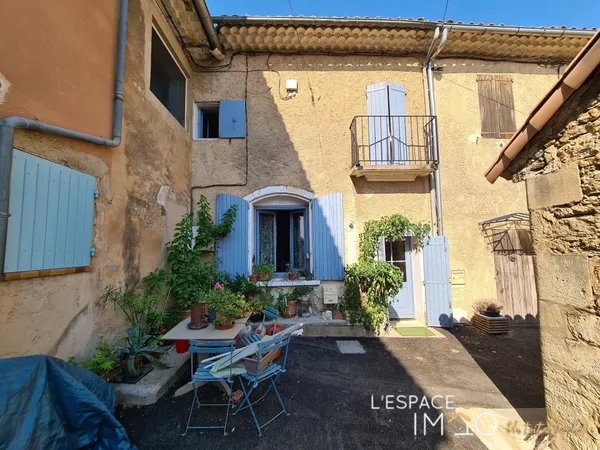 Maison de ville, 2 chambres + bureau Un beau potentiel à d