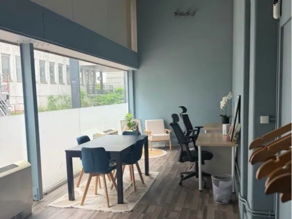 Local professionnel 100m2 - Co working possible