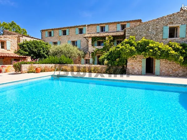 Propriété 11 pièces 300 m²