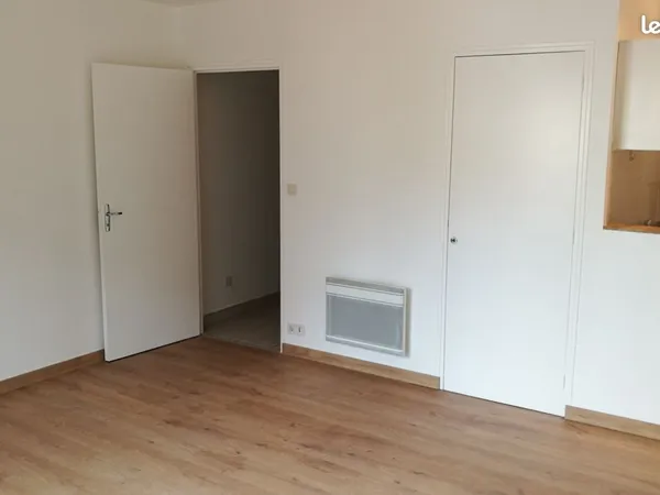 Studio 1 pièce 27m2 avec parking