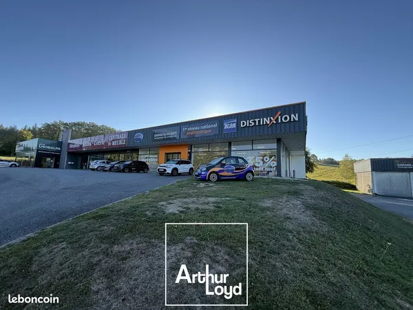 Local commercial 582 m² SAINT-ANGEL