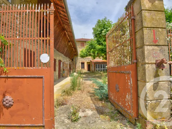 Maison 2 pièces 176 m²