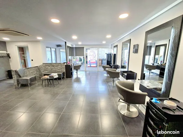 Local commercial 72 m² GAN