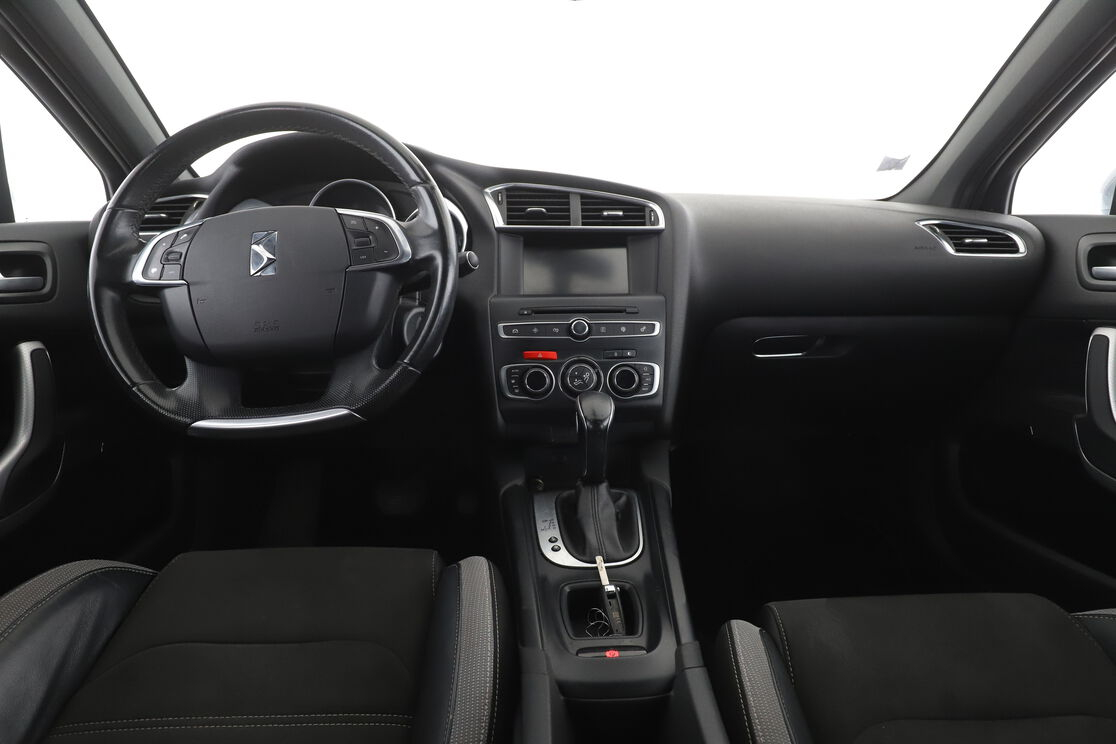 DS Automobiles DS4 1.6 Blue-HDi So Chic EAT6 — photo 11