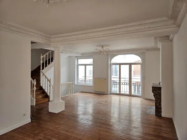 Maison 5 pièces 226 m²