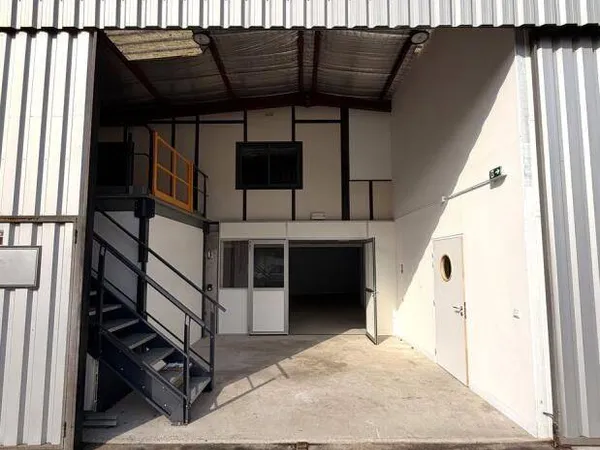 Local d'activité 324 m²