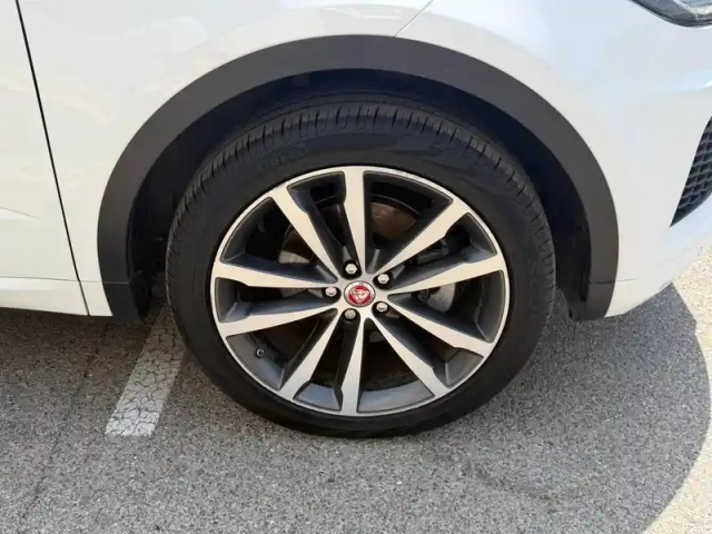 Jaguar E-Pace 2.0d 180ch r-dynamic se awd 10cv — photo 7