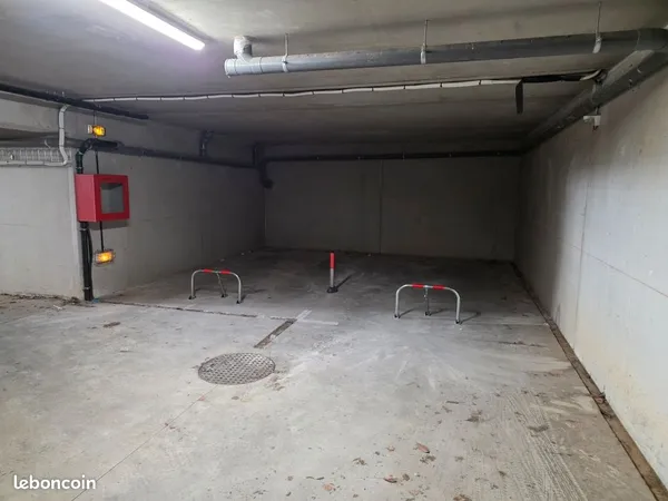 Loue place parking couverte