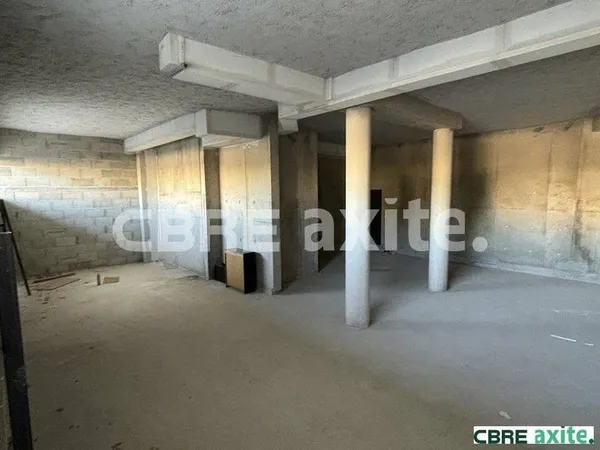 Local commercial 424 m²