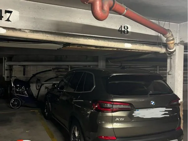 Parking voiture en sous-sol