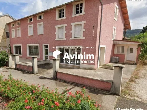 Local 384 m² Villereversure