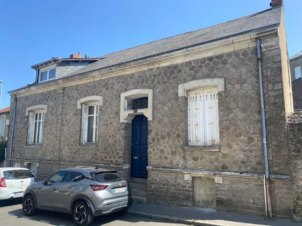 Maison 8 pièces 240 m²