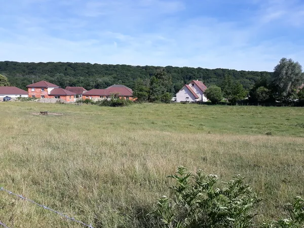 Terrain 2032 m² dont 1948 m² constructible
