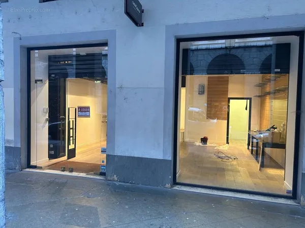 Vente Boutique Chambery(73000) 325 000ï¿oe