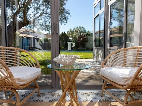 Maison de plain-pied 10 pièces 280 m²