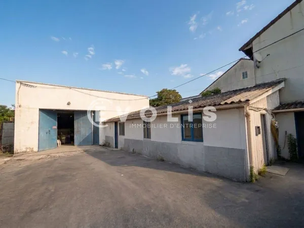 Local d'activité 7 pièces 2333 m²