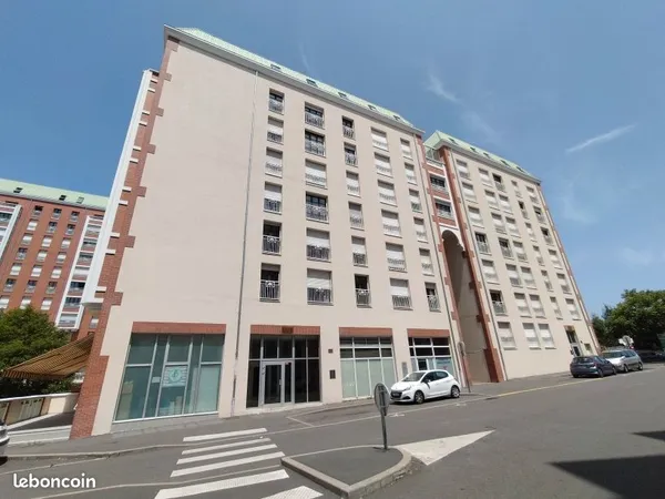 Studio dans copropriété sécurisée Quartier Centre Deux Bicentenaire