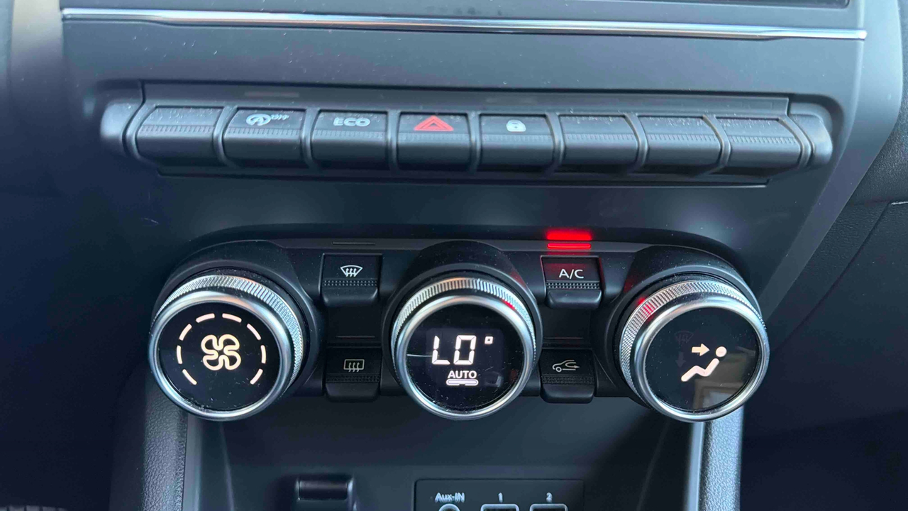 Renault Captur TCe 140 EDC — photo 11