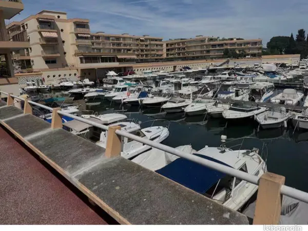 Place parking dans résidence