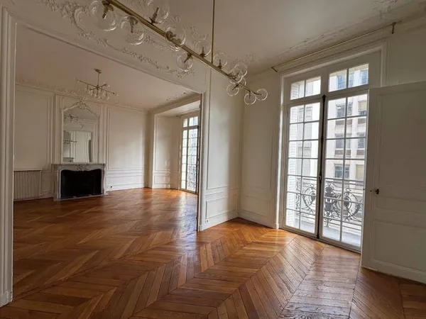 Appartement 6 pièces 161 m²