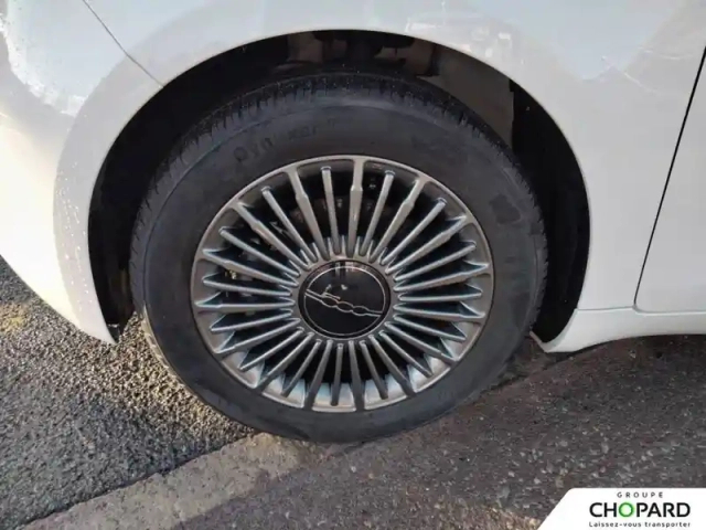 Fiat 500 c e 118 ch — photo 45
