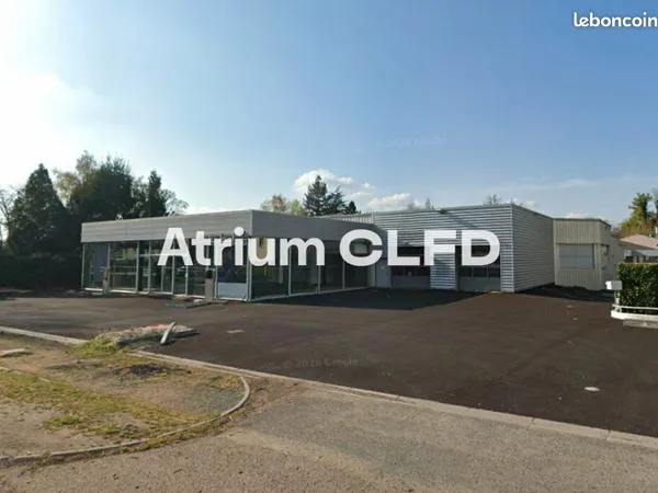 Local commercial 336 m² THIERS
