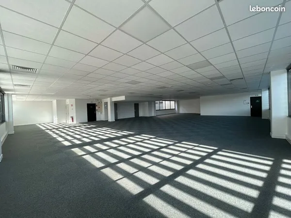 Bureaux 1 508 m²