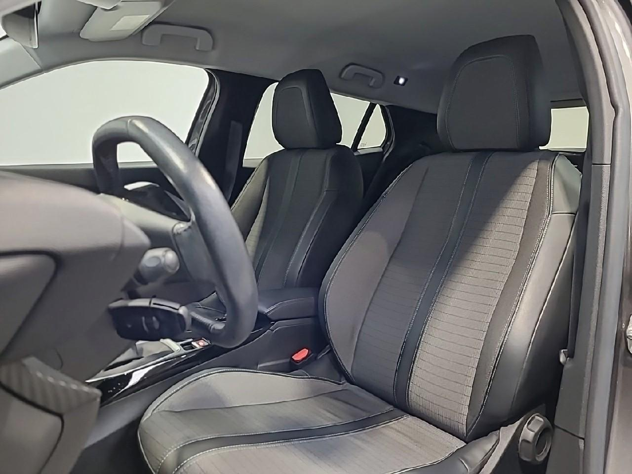 Peugeot 2008 puretech 100 s&s bvm6 allure — photo 10
