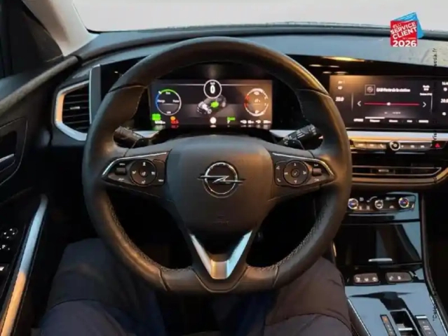 Opel Grandland 1.6 turbo 225ch hybride gs — photo 28