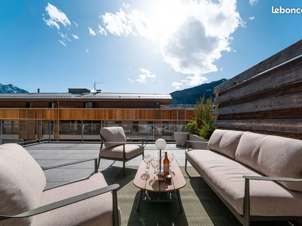 APPARTEMENT 52m² avec exceptionnelle terrasse plein sud de 47 m²