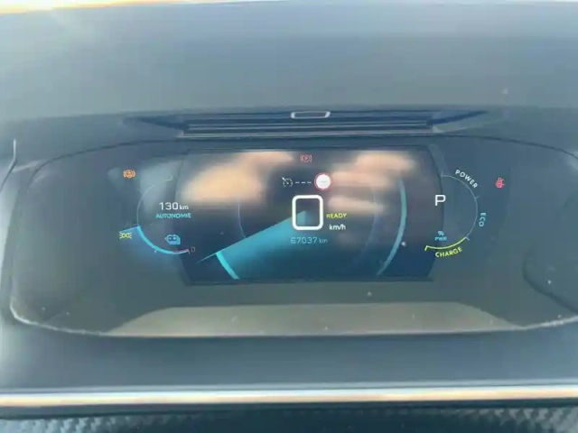 Peugeot 2008 electrique 136 ch — photo 12