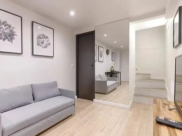 Vends local commercial - 26.3 m² - 2 pièces, 1 chambre - Paris 2Ème