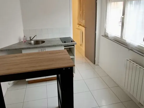 Location appartement F1 20m2 refait à neuf centre ville Saint-Quentin 02100
