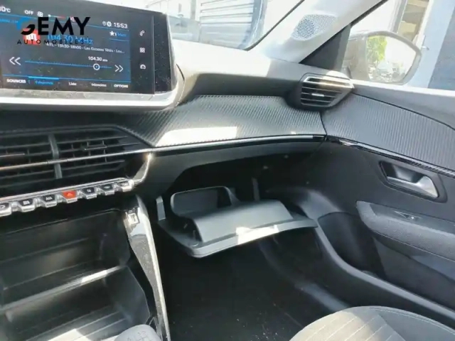 Peugeot 208 puretech 100 s&amp;s bvm6 — photo 18