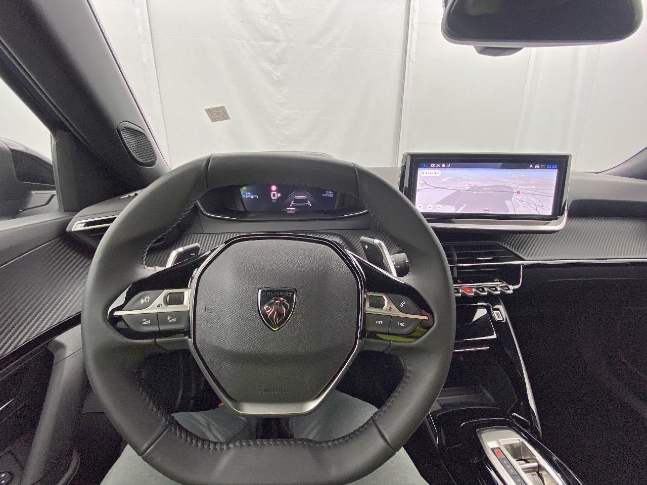 Peugeot 2008 hybrid 145 ch e-dcs6 allure — photo 12