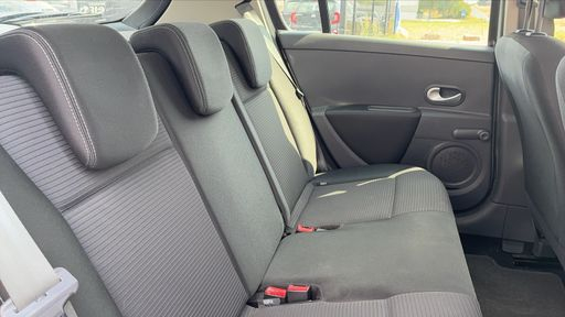 Renault Clio 1.5 DCI 90 - Expression – 2012 – 144000 km – Diesel – Boîte Manuelle — photo 34
