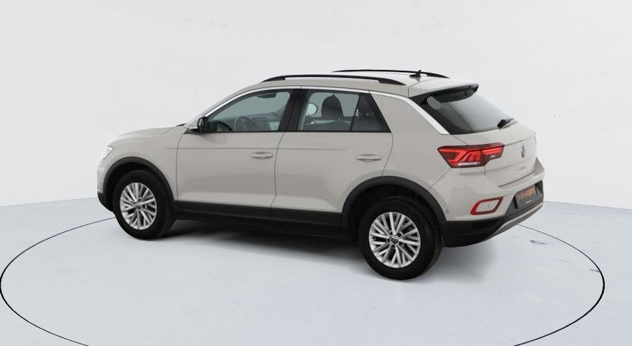 Volkswagen T-Roc — photo 4