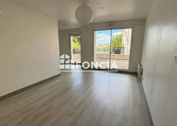 Appartement avec terrasse et jardinet 2 chambres