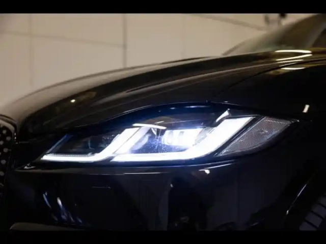 Jaguar F-Pace svr 5.0 550ch bva8 awd — photo 12