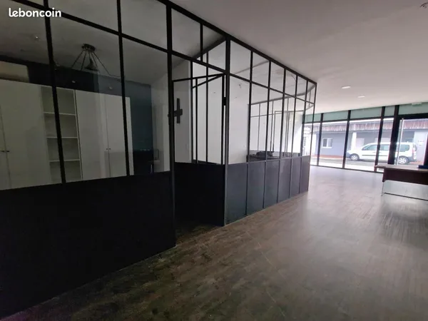 Bureau 123 m²