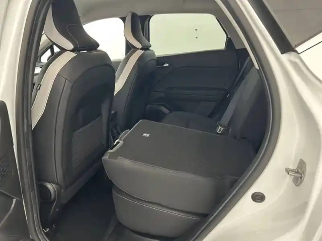 Renault Captur mild hybrid 140 — photo 60