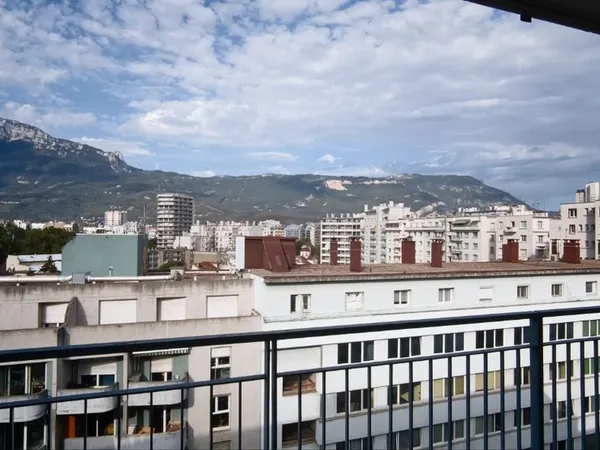 Appartement studio, balcon, cave