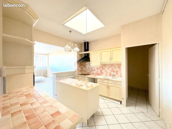 T3 lumineux de 80 m² - 130 Bd de l'Europe, Pierre-Bénite