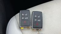 Land-Rover Discovery Sport P300e 309ch Dynamic SE — photo 11