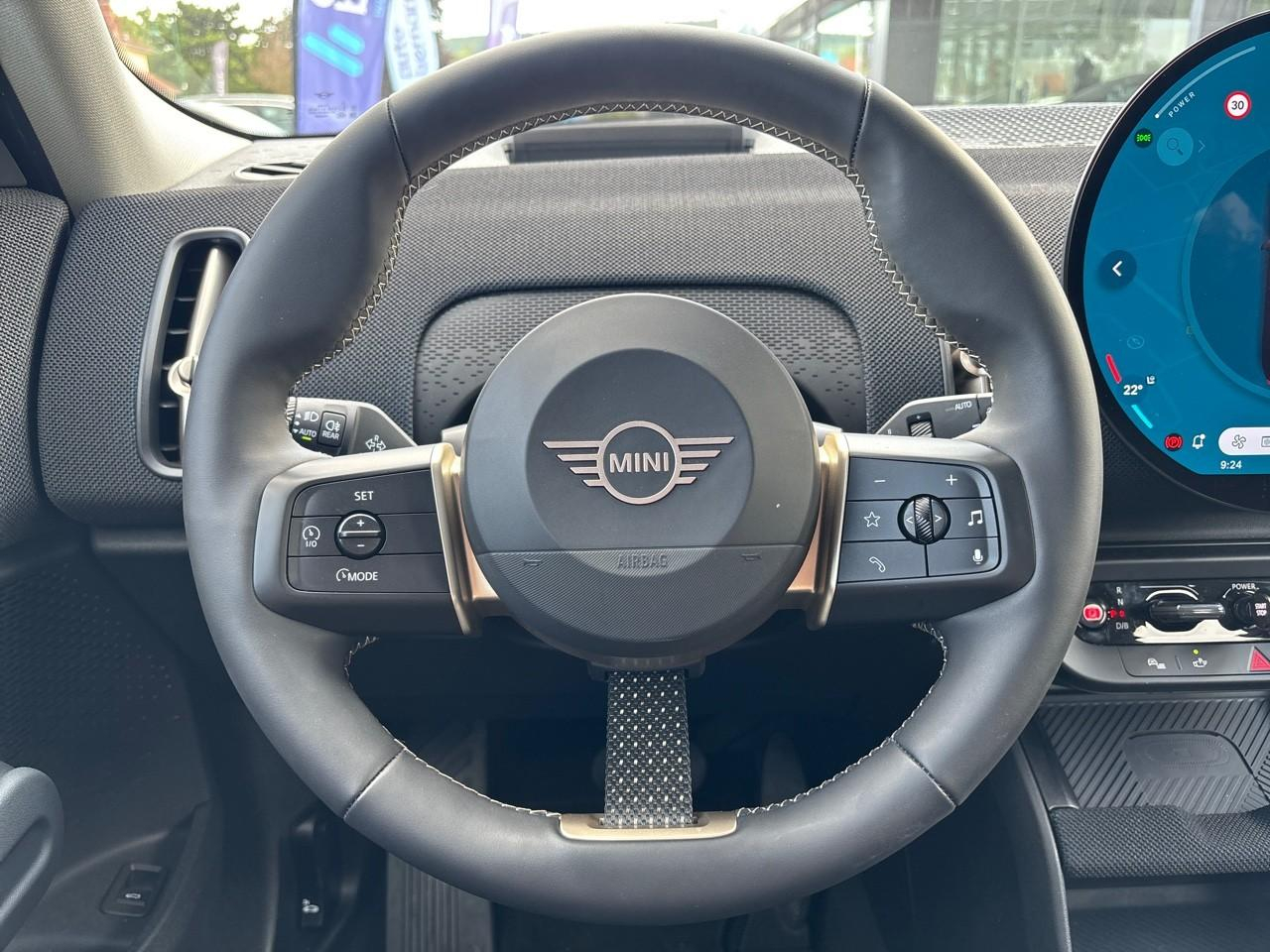 Mini Countryman e 204ch classic — photo 18